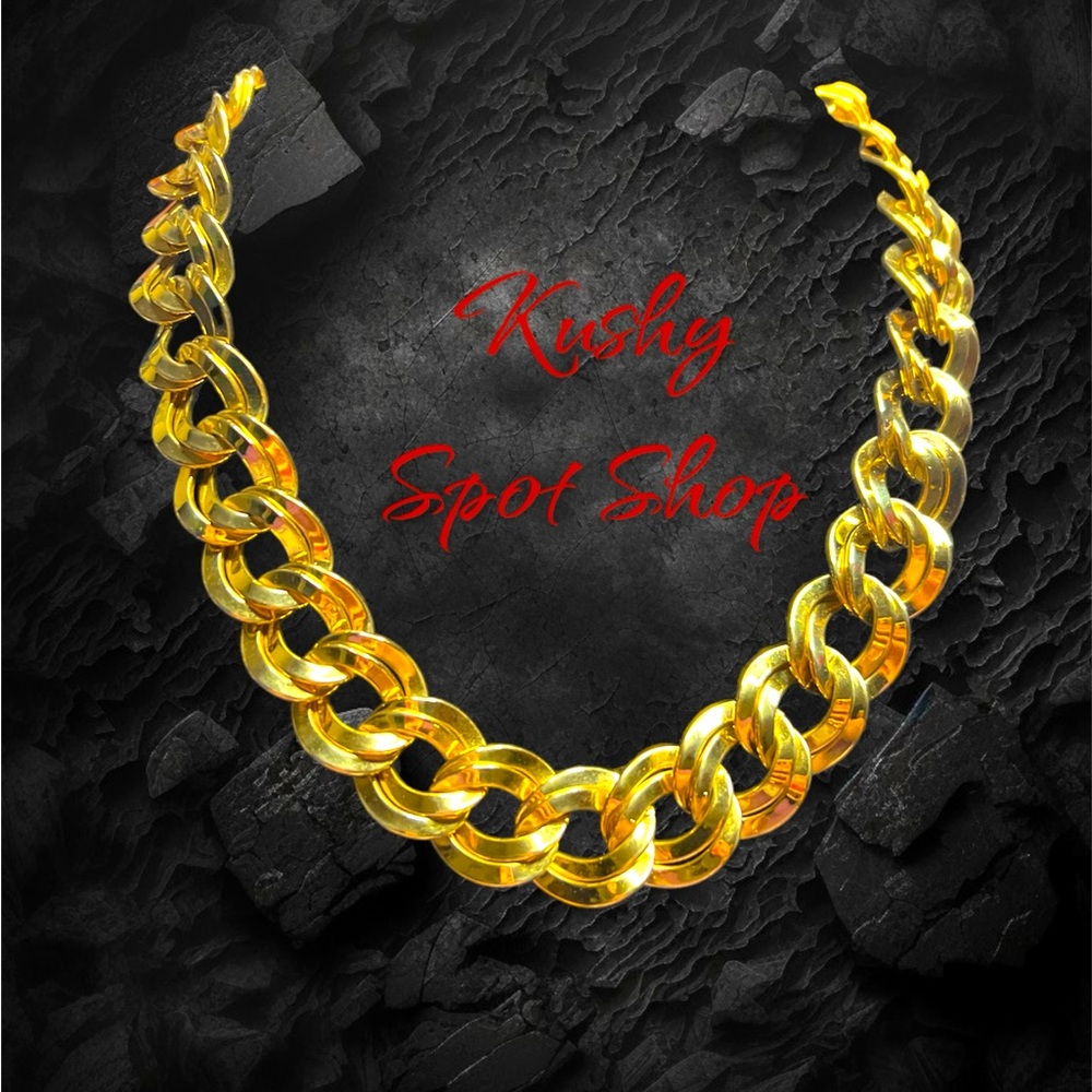 Vintage SIGNED MONET GOLD CHAIN LINKS ✨😍 Statement Piece Necklace ✨😍 20”L